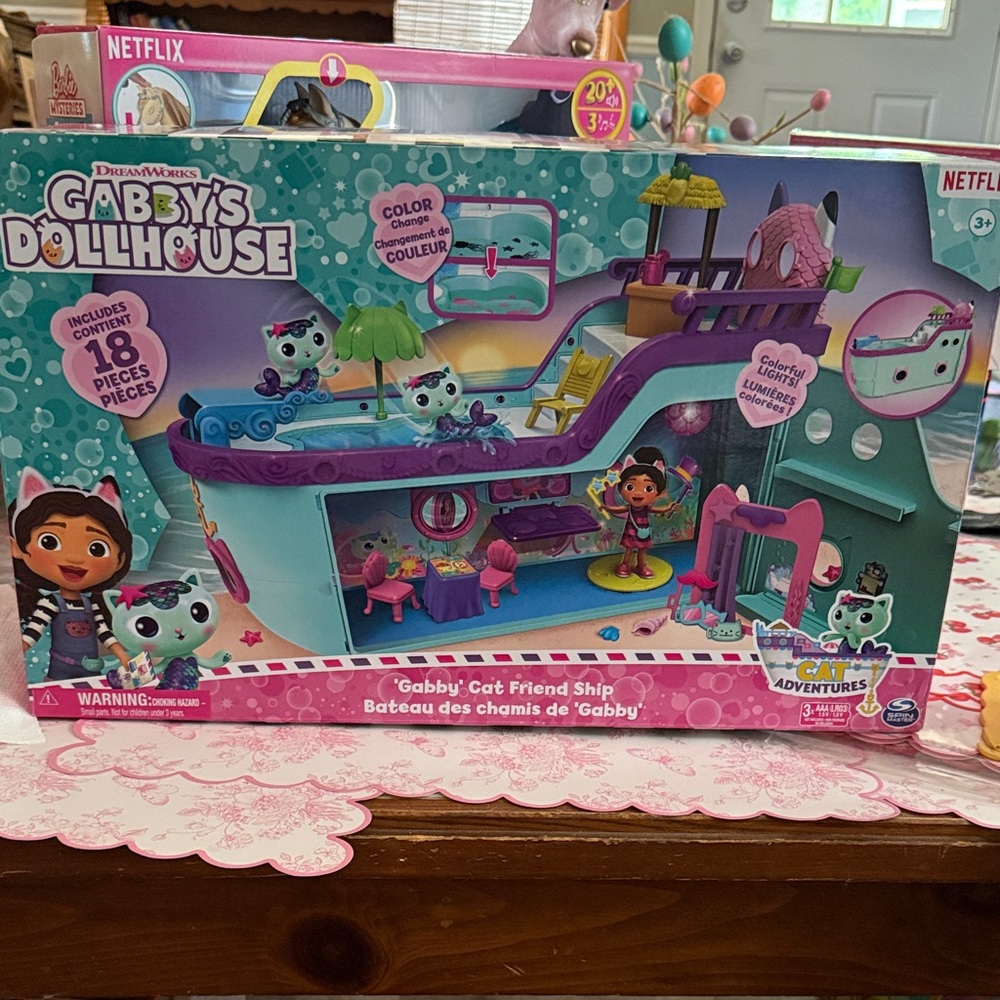 Dreamworks Gabby's Dollhouse Cat Friend Ship Playset - Blue and Purple